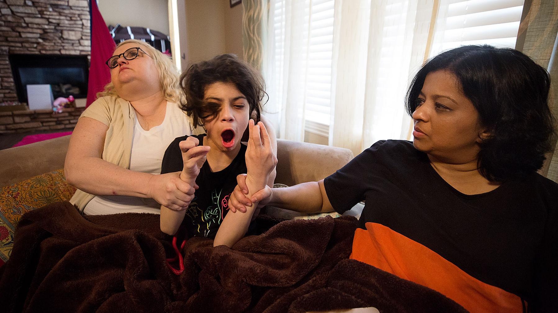 Prometieron ayuda a personas con discapacidad del desarrollo. En lugar de eso, enfrentan retrasos y rechazos